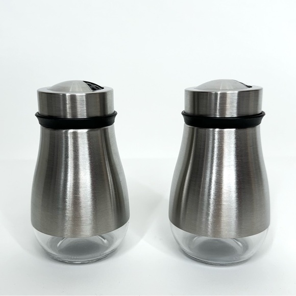 Salt & Pepper Shakers Two Size Plastic Sifters Snap On Top Stainless Steel Glass - Picture 4 of 12